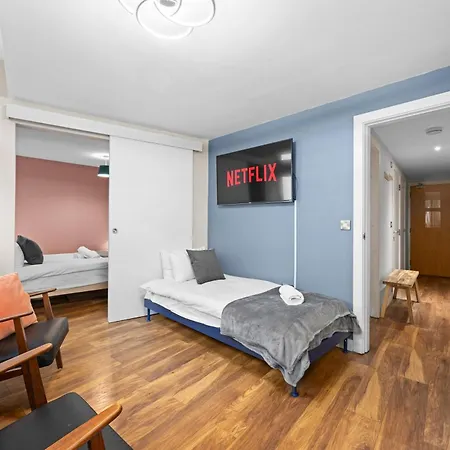 1 Bed Shudehill Flat Sleeps 4 City Centre-3